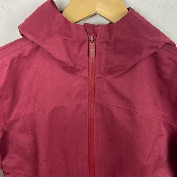 NWT Lululemon Rain Rebel Deep Ruby Jacket Size 2‎ Waterproof New with Tags Coat - Picture 12 of 16